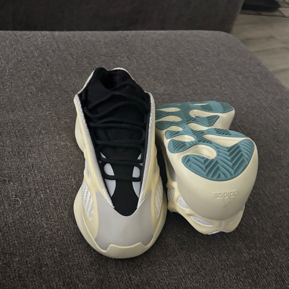 Adidas Yeezy 700 V3 with Cream and Blue Accents